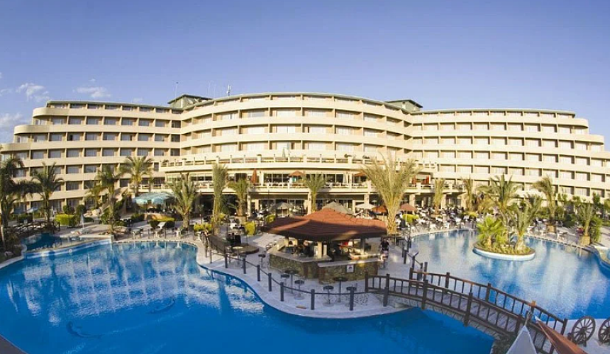 В Турции в отеле на курорте Сиде произошел пожар