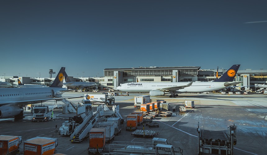 Стыковка во Франкфурте не удалась: туристы хотят судиться с Lufthansa за отказ в посадке на рейс из Стамбула