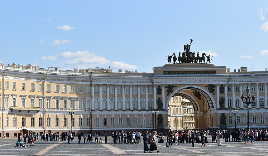 Туристы в Санкт-Петербурге предпочитают отдыхать семьями