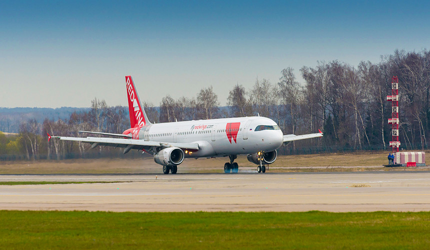 Red Wings: из-за неисправности SSJ 100 отменен рейс из Бухары